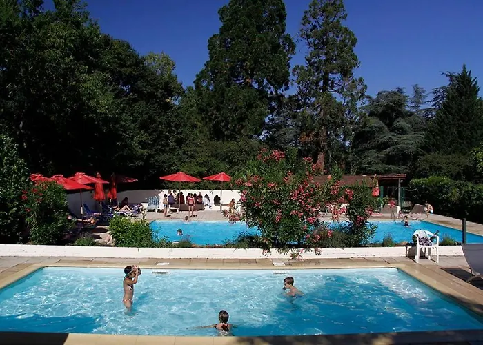 营地 Et Chateau Du Haget 3*